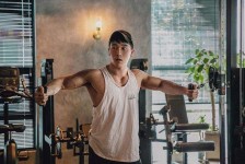 河池肌肉男模(肌肉男模板)