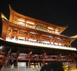 河池长沙旅游攻略(长沙旅游攻略景点必去长沙美食街)