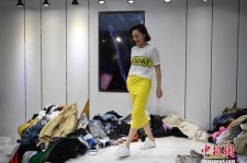 河池兼职模特试衣服(兼职做试衣模特好吗)