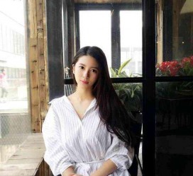 河池女友兼职模特的小说(女友兼职模特的小说保举)
