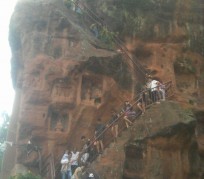 河池乐山旅游攻略(乐山旅游攻略自由行路线推荐)