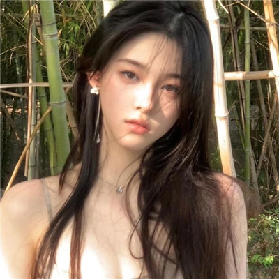 河池与商务伴游共进晚餐，愉快的营业会谈起头了