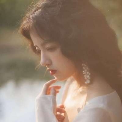 河池伴游女生雷花蕊的资料