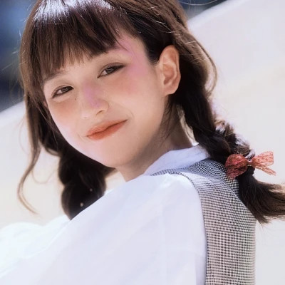 河池伴游女生郑晓晴的资料