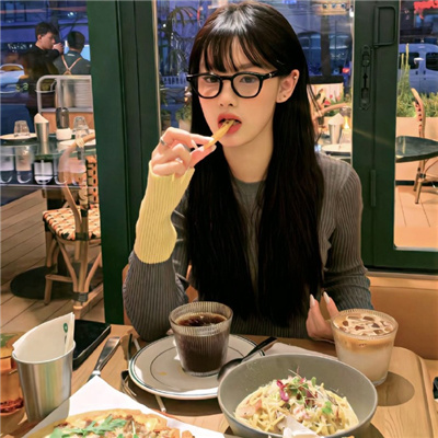 河池伴游女生娄婷的资料
