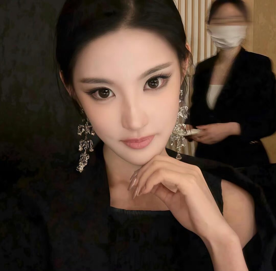 河池伴游女生 | Isabella Chen的资料